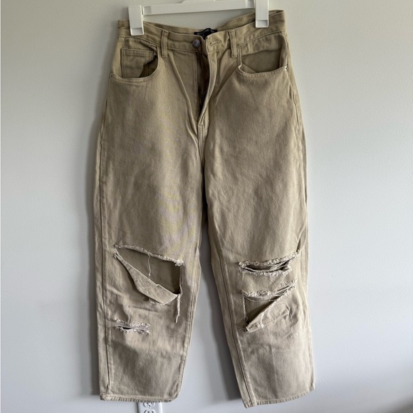 PrettyLittleThing Women’s Tan Boyfriend Jeans - Picture 1 of 4